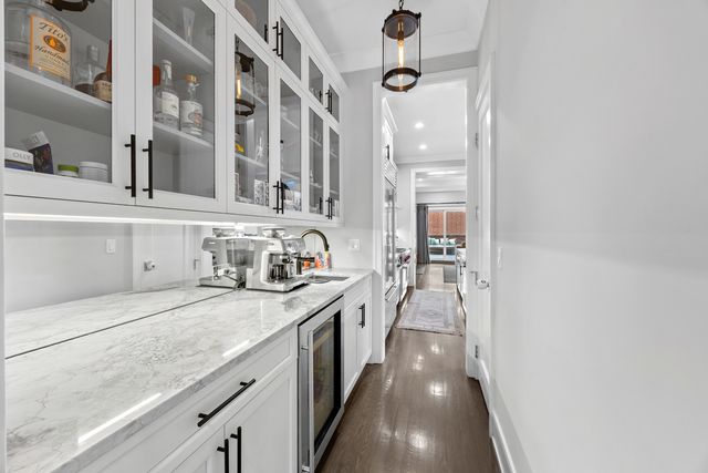 2744 N Mildred Avenue 1, Chicago, IL 60614