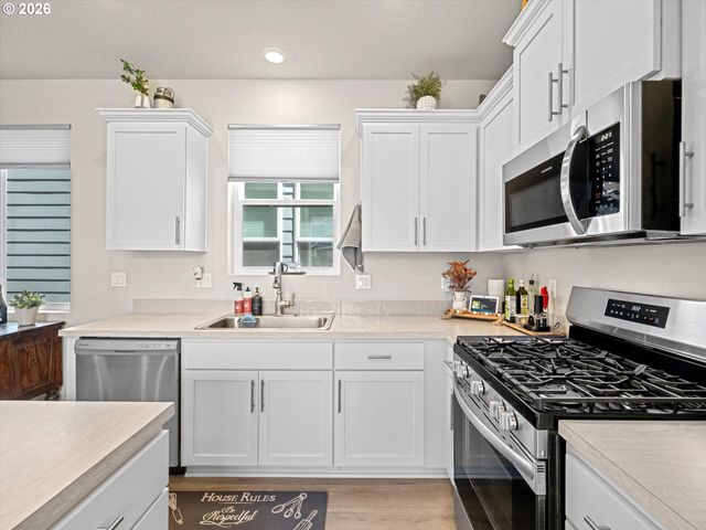 2006 Nw WESSEX St, Mc Minnville, OR 97128