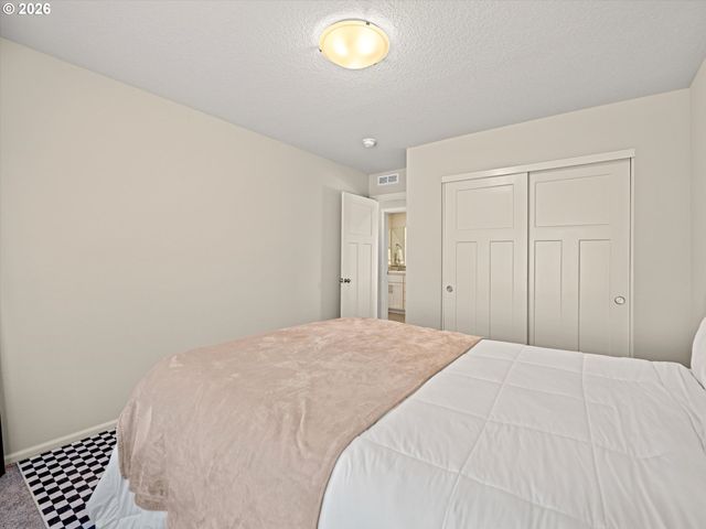 2006 Nw WESSEX St, Mc Minnville, OR 97128