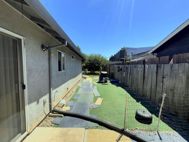 272 S Olive Ave, Stockton, CA 95215