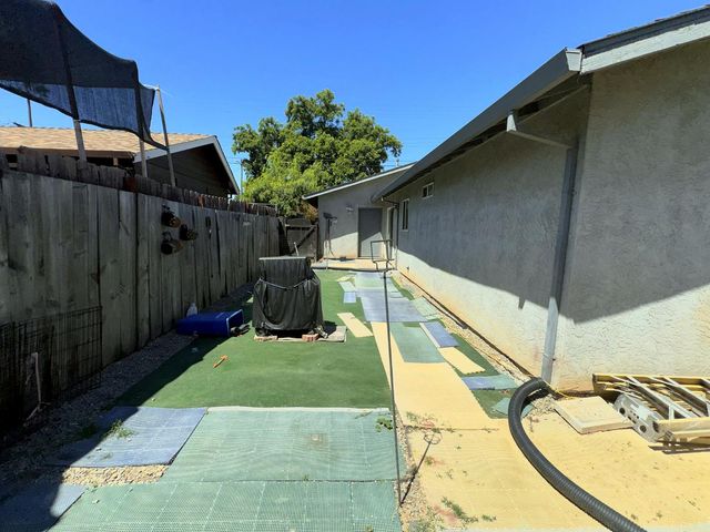 272 S Olive Ave, Stockton, CA 95215