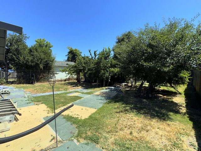 272 S Olive Ave, Stockton, CA 95215