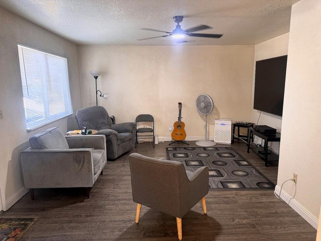 272 S Olive Ave, Stockton, CA 95215