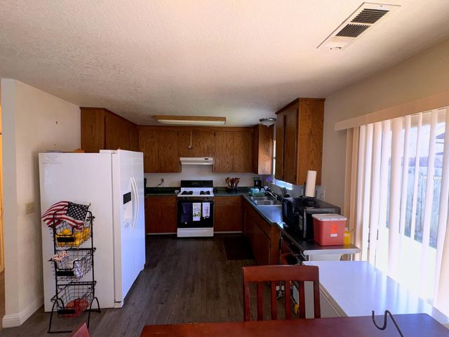 272 S Olive Ave, Stockton, CA 95215