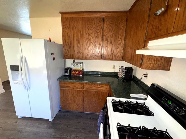 272 S Olive Ave, Stockton, CA 95215