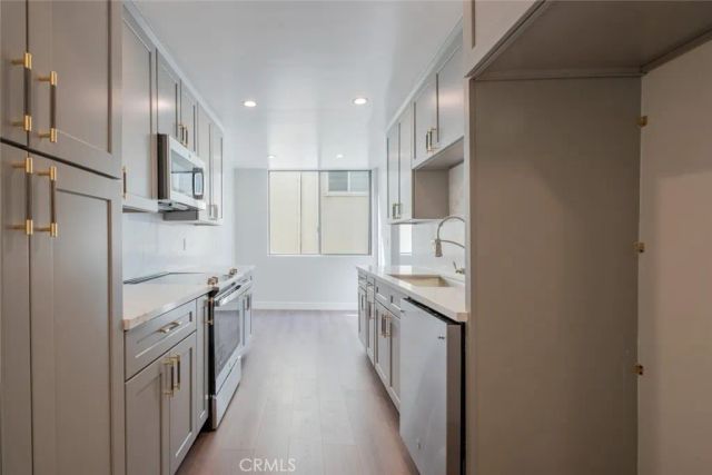 1305 N Columbus Avenue 112, Glendale, CA 91202