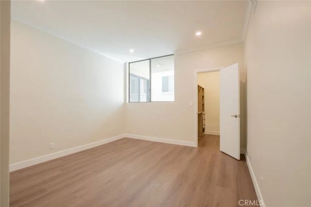 1305 N Columbus Avenue 112, Glendale, CA 91202