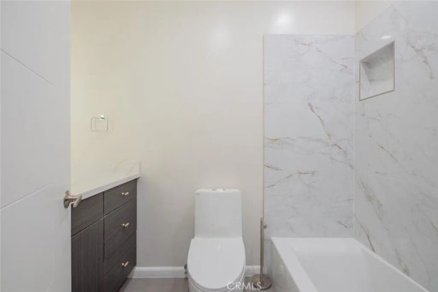 1305 N Columbus Avenue 112, Glendale, CA 91202
