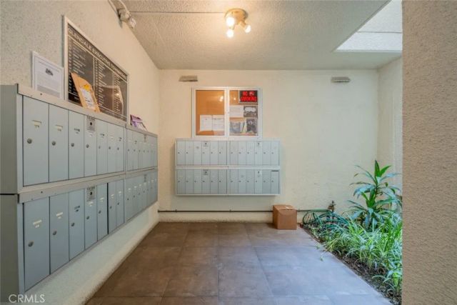 1305 N Columbus Avenue 112, Glendale, CA 91202