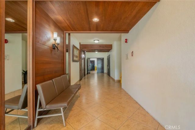 1305 N Columbus Avenue 112, Glendale, CA 91202