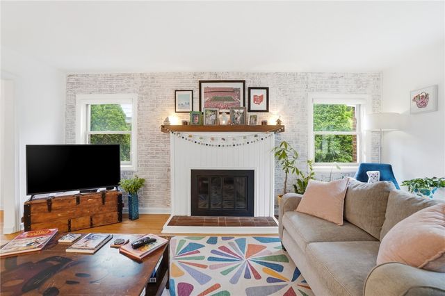 335 East Drive, Oakwood, OH 45419