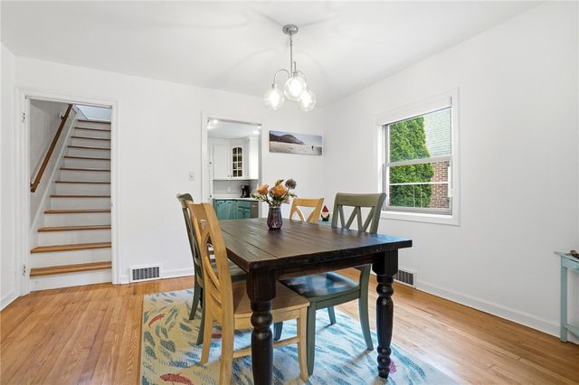 335 East Drive, Oakwood, OH 45419