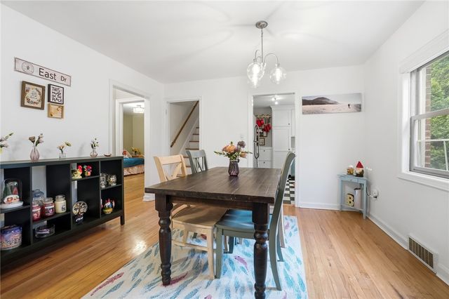 335 East Drive, Oakwood, OH 45419