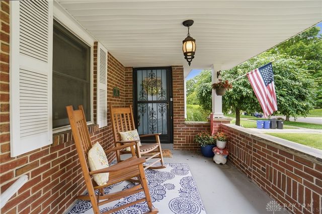 335 East Drive, Oakwood, OH 45419