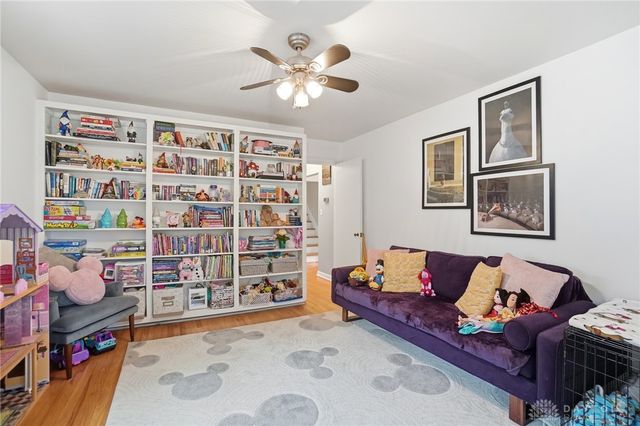 335 East Drive, Oakwood, OH 45419