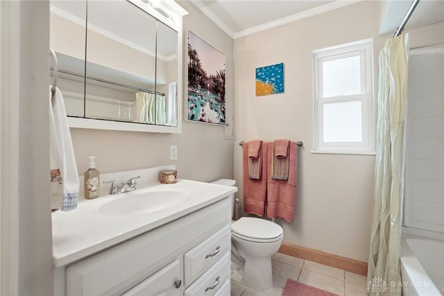 335 East Drive, Oakwood, OH 45419