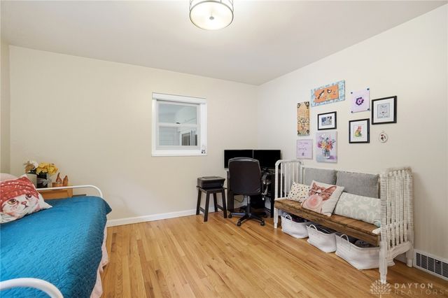335 East Drive, Oakwood, OH 45419