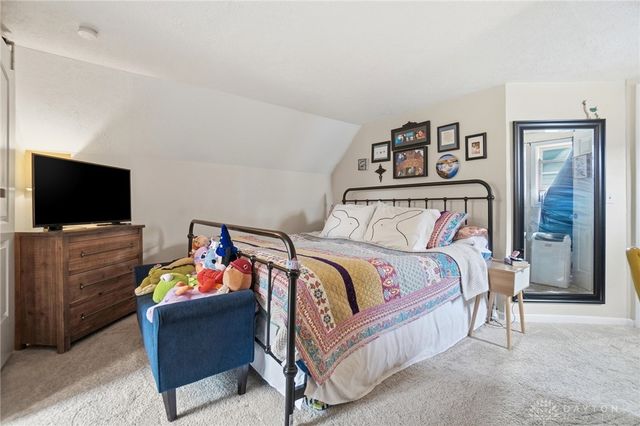 335 East Drive, Oakwood, OH 45419