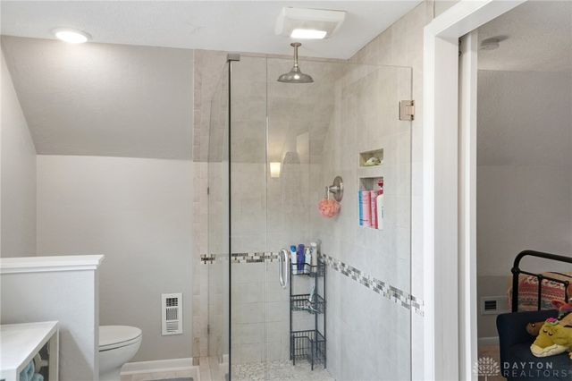 335 East Drive, Oakwood, OH 45419
