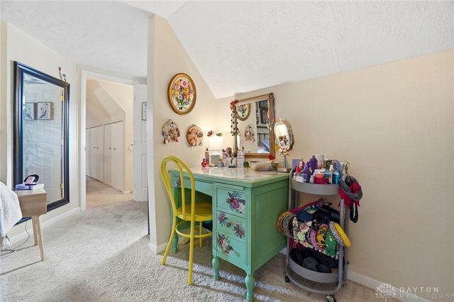 335 East Drive, Oakwood, OH 45419