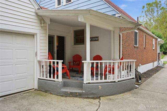 335 East Drive, Oakwood, OH 45419