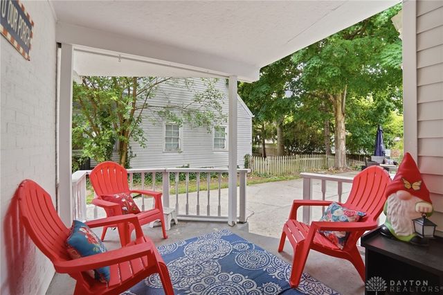 335 East Drive, Oakwood, OH 45419
