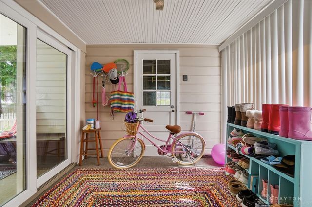 335 East Drive, Oakwood, OH 45419