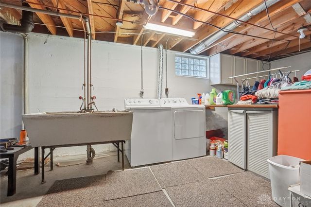 335 East Drive, Oakwood, OH 45419