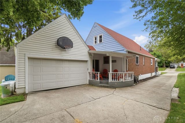 335 East Drive, Oakwood, OH 45419