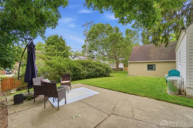 335 East Drive, Oakwood, OH 45419