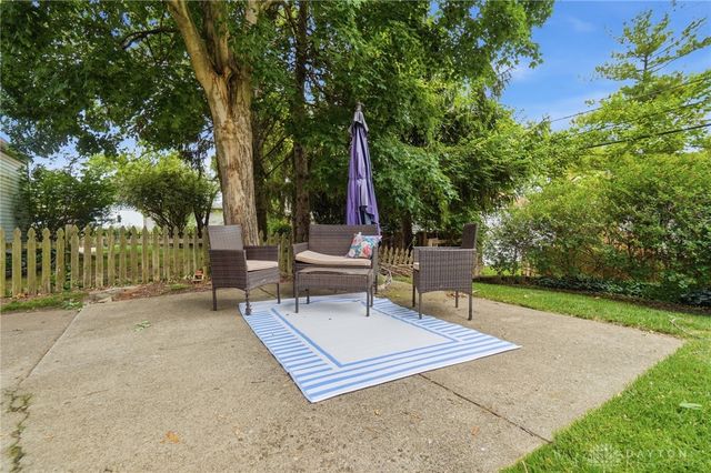 335 East Drive, Oakwood, OH 45419