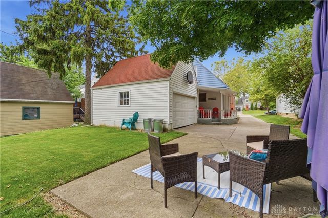 335 East Drive, Oakwood, OH 45419