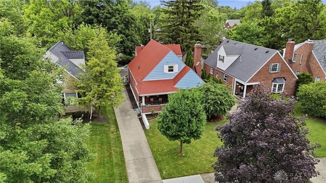 335 East Drive, Oakwood, OH 45419