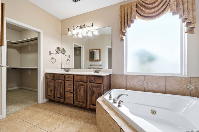 232 EDGEWOOD CIR, Bandera, TX 78003