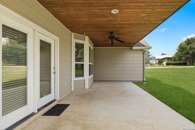 232 EDGEWOOD CIR, Bandera, TX 78003