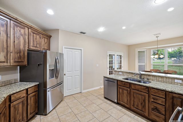 232 EDGEWOOD CIR, Bandera, TX 78003