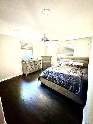 4205 Hardwoods Drive, West Bloomfield Charter Township, MI 48323