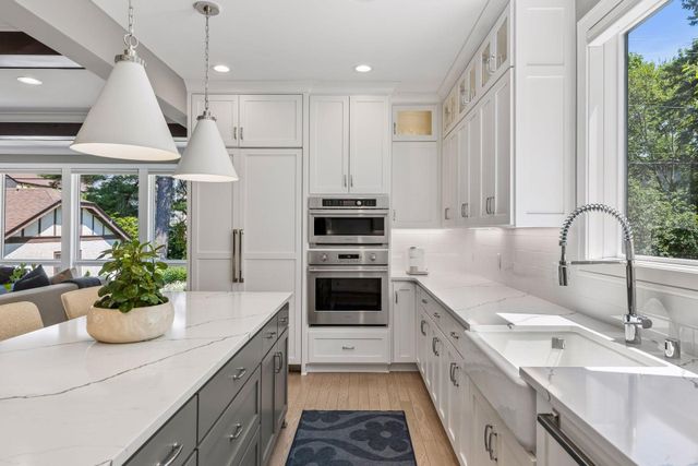 4321 Abbott Avenue S, Minneapolis, MN 55410