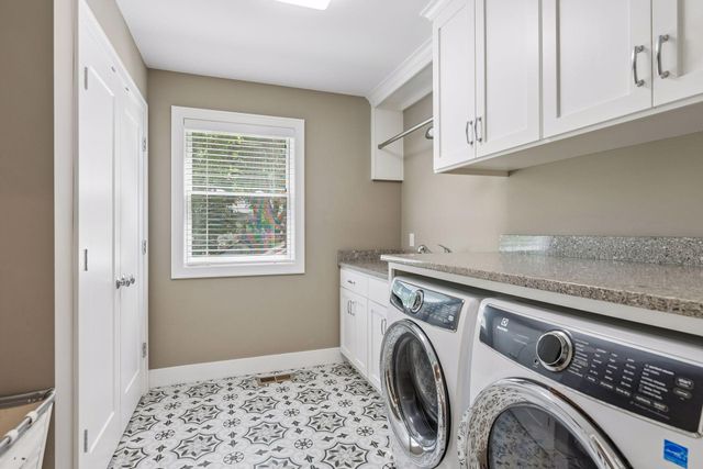 4321 Abbott Avenue S, Minneapolis, MN 55410