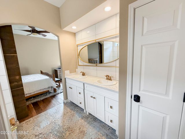 5083 N Pinnacle Cove Drive, Tucson, AZ 85749