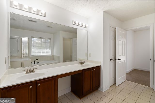 10224 HEMLOCK Way, Jonesboro, GA 30238