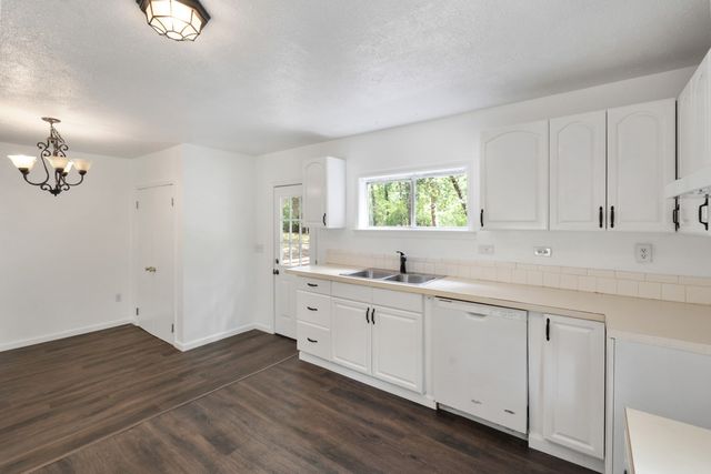 14224 Daniel Boone Lane, Log Cabin, TX 75148