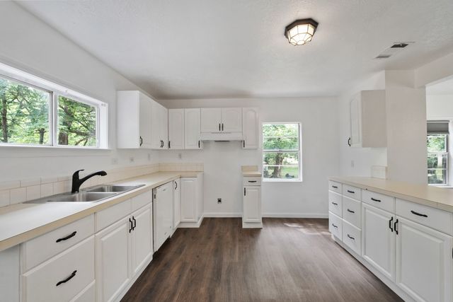 14224 Daniel Boone Lane, Log Cabin, TX 75148