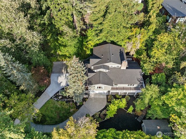 8245 NE 8th Street, Medina, WA 98039