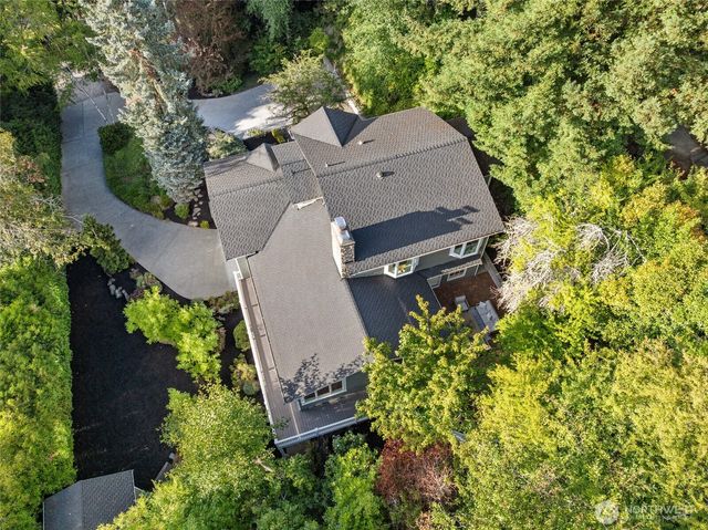 8245 NE 8th Street, Medina, WA 98039