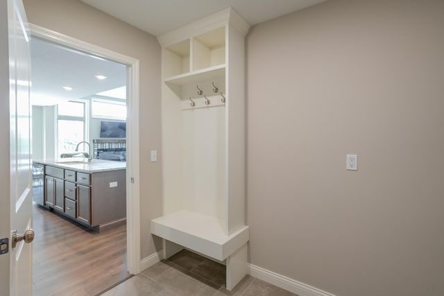 1806 STILLPOINT CT, Columbia, MO 65203