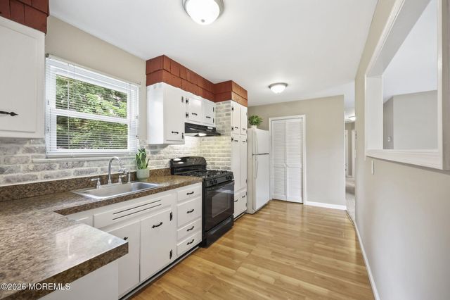 13 Maple Lane, Howell, NJ 07731