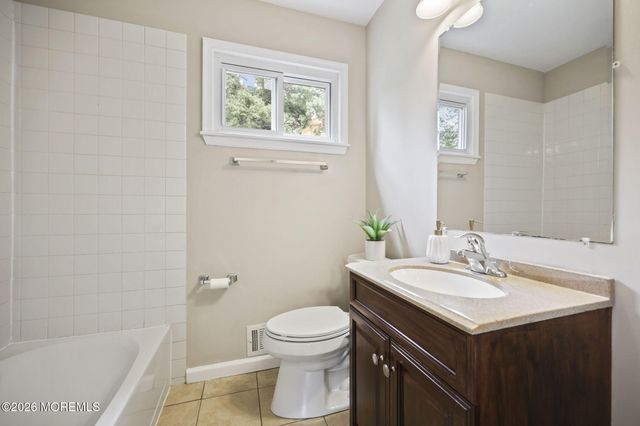 13 Maple Lane, Howell, NJ 07731