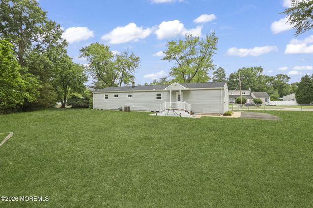 13 Maple Lane, Howell, NJ 07731