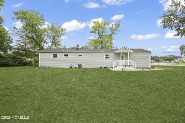 13 Maple Lane, Howell, NJ 07731